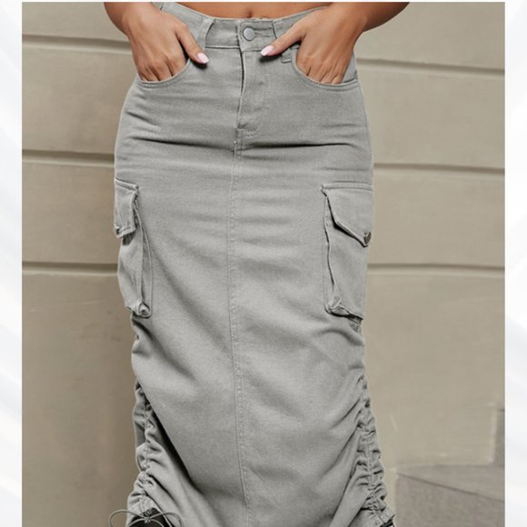 On the Go Pleated Pockets Gray Denim Skirt - Picture 2 of 3